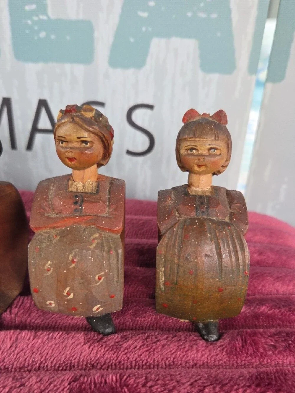 Vintage Anri Style Folk Art Wooden Handcarved Bobble Head Napkin Rings Set Of 8